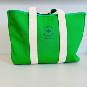 TORY BURCH NEW YORK GREEN AND WHITE CANVAS OVERSIZED TOTE SUMMER BEACH BAG
